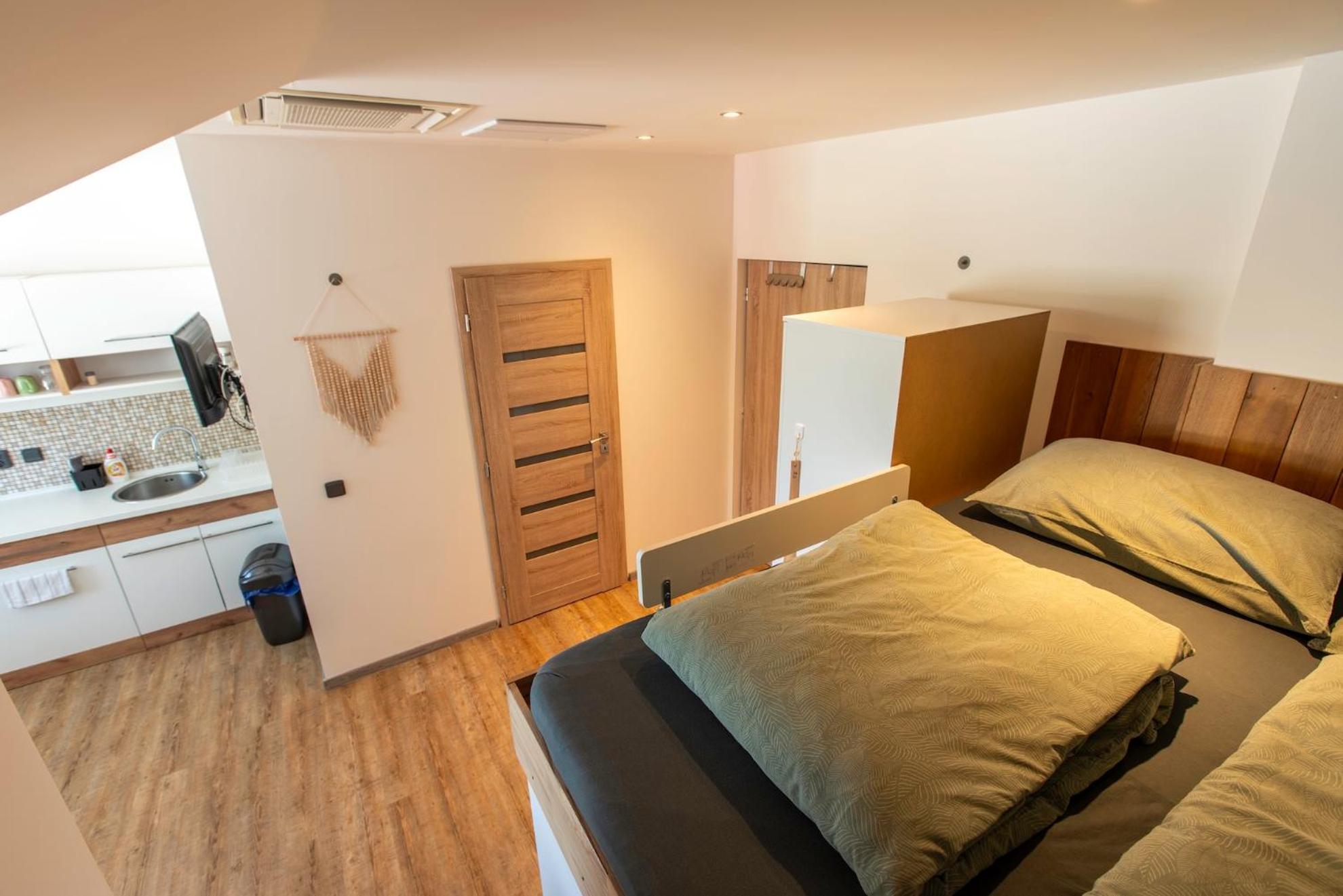 Restaurace Hotel Praha Nizbor Εξωτερικό φωτογραφία