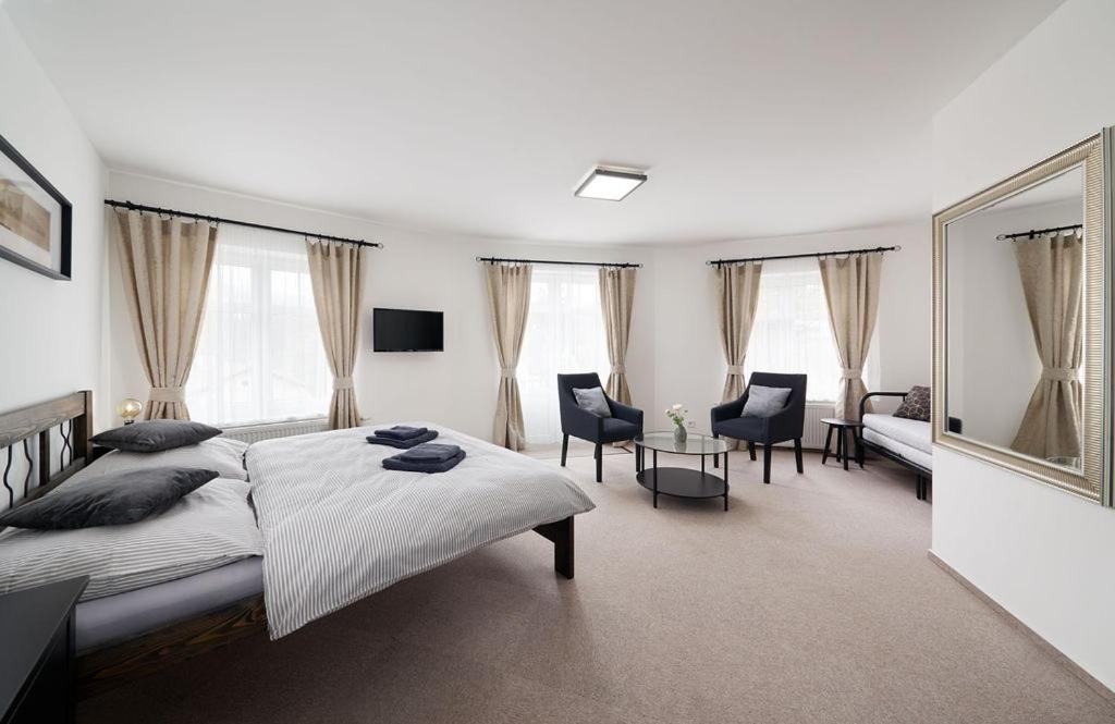 Restaurace Hotel Praha Nizbor Εξωτερικό φωτογραφία